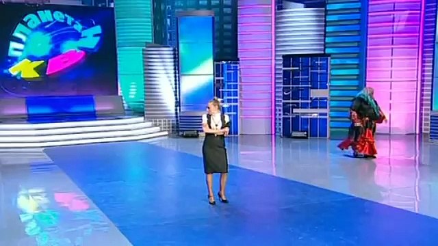 Эта гадалка расскажет, как необходимо жить, с кем не спать и с кем дружить. Пятигорск - Цыганка гадает