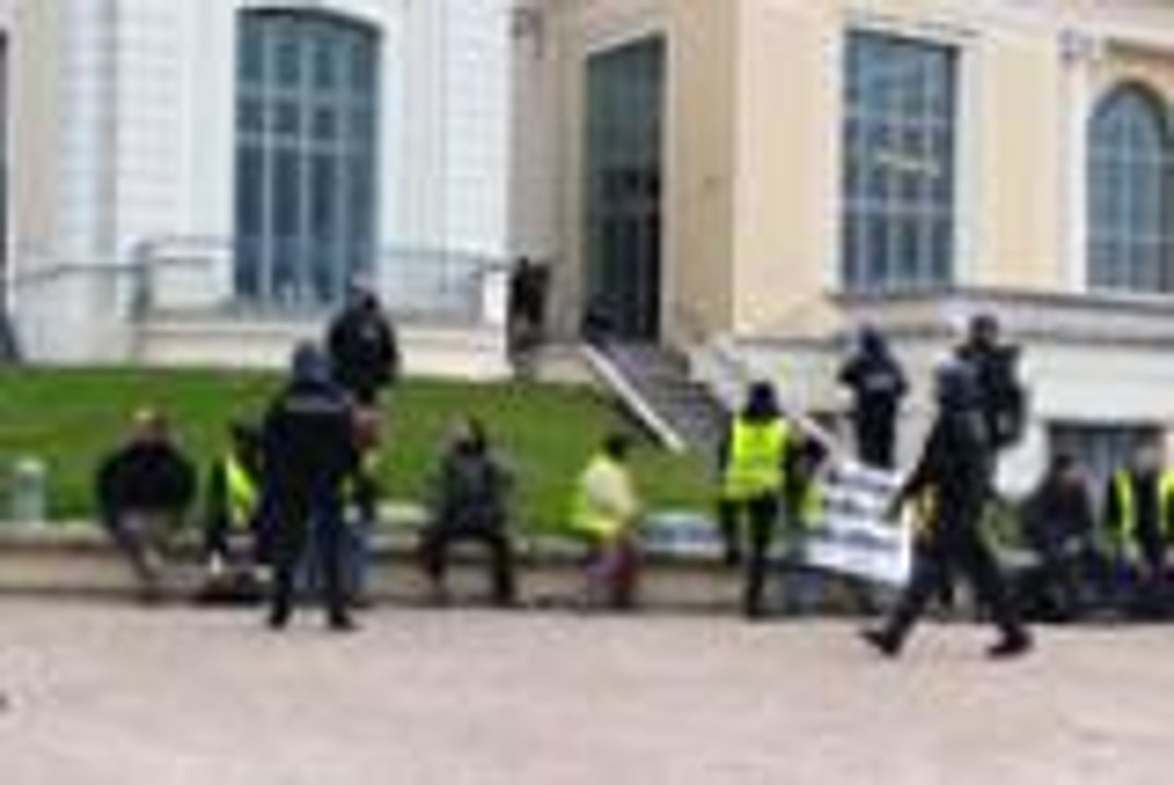 Manifestation des opposants au sommet pétrole d...