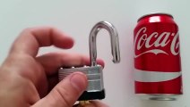Ouvrir un cadenas avec une canette de Coca !