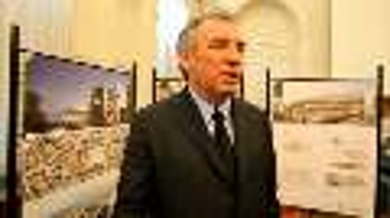 François Bayrou dévoile les nouvelles halles de Pau