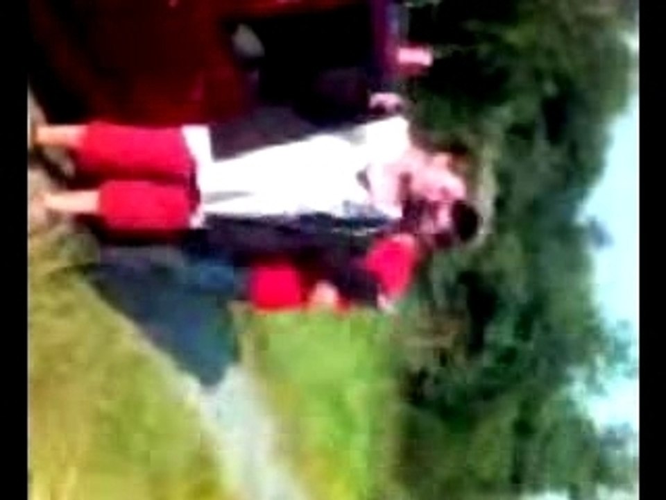 02/06/07 - Narvalatek à gauche au poteau rouge brillant