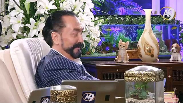 Peygamberimiz (sav) ‘İblis’in tahtı denizin üzerinde bir adadır.’ demiştir. İngiliz derin devletini işaret etmektedir.