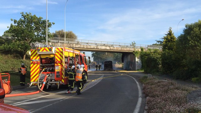 Bus de la CTRL embrasé à Larmor-Plage