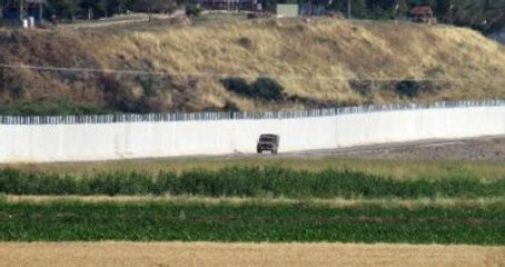 Suriye Sınır Hattına 6 Bin 600 Metro Beton Blok Döşendi