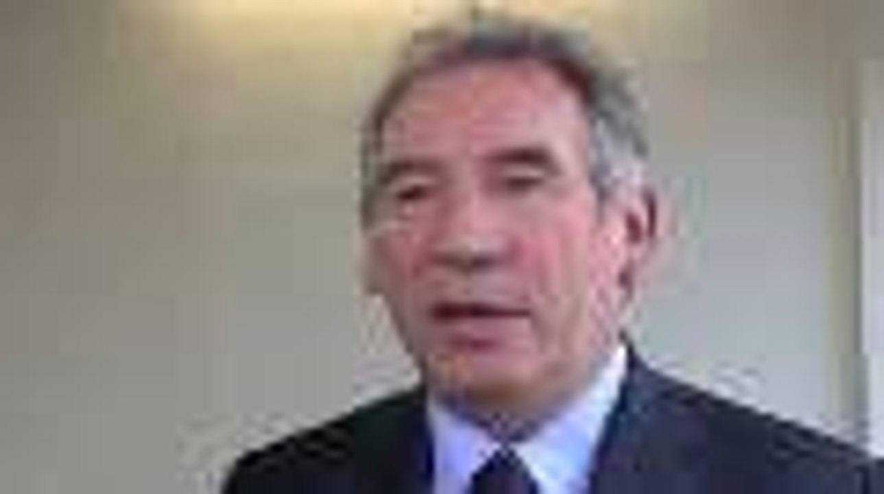 Bayrou présente son projet pour les Halles de Pau