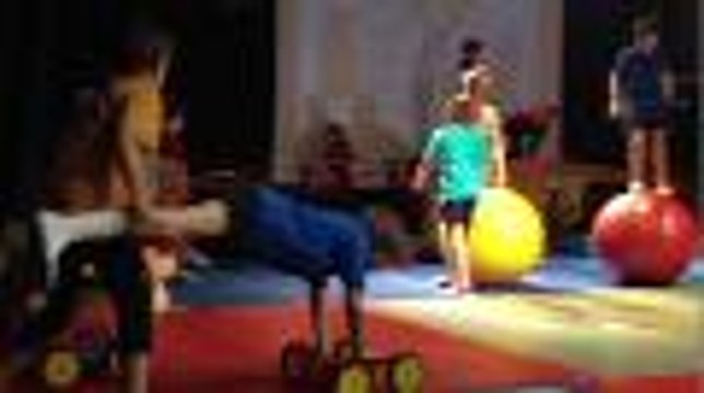 spectacle de cirque de l'école des mérigots