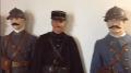 Collectioneur d'anciens uniformes