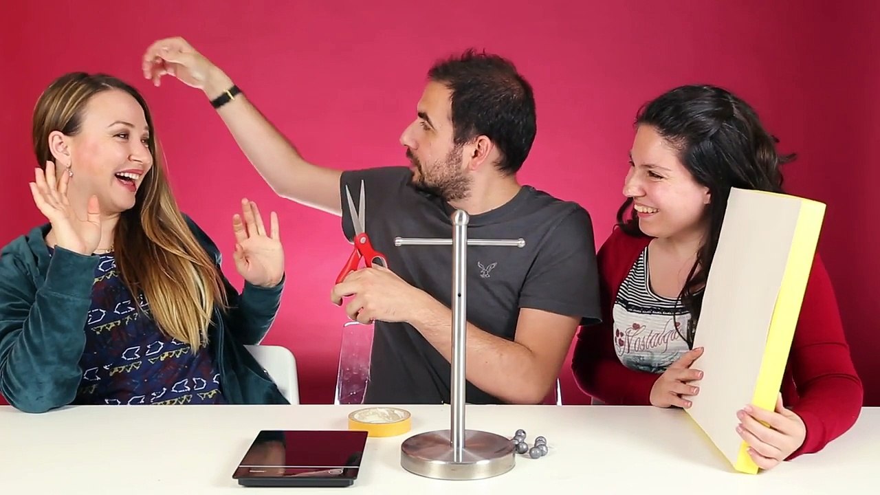 Kızların Saçı Ne Kadar Ağırlığı Taşıyabiliyor? - İlginç Deneme