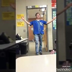 El saludo de este profesor de español se volvió viral