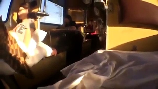 Ни одна девушка просто так не пройдет перед камерой ахах ржунимагу