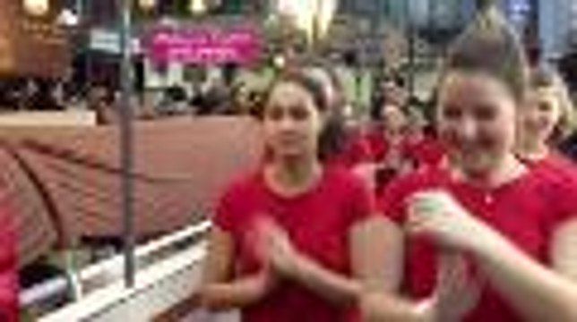 Soirée des halles, tout le monde danse