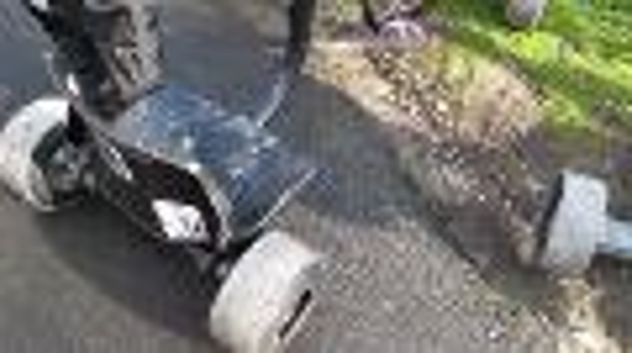 Drift trike dans la vallée des Eaux-Claires à Puymoyen