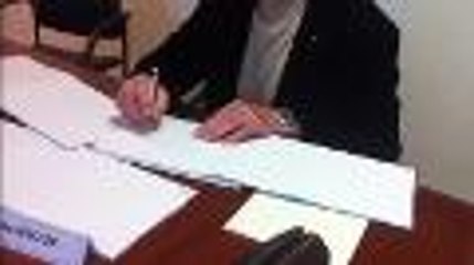 Séance de dédicace pour Francis Groux et Georges Chavanes