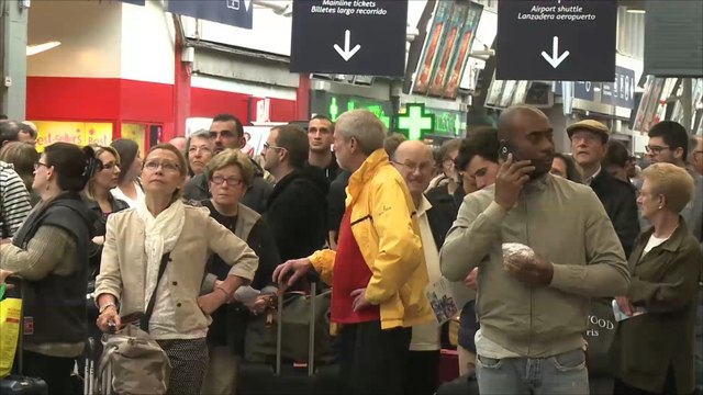 عمال سكك الحديد بفرنسا يبدؤون إضرابا مفتوحا