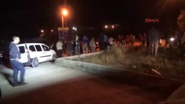 Kütahya İşçilerin Kaldığı Barakaları Ateşe Verdiler