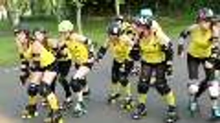 Les filles du Roller-Derby en démonstration (vidéo Renaud Joubert)