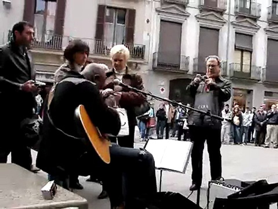 Aaron Lordson at the streets of Barcelona (2/3)