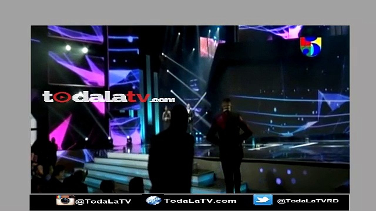 Lizbeth Santos y Alex matos presentacion espectaculo del año - Ganador Marcos Yaroide - Premios Soberano 2016 - video