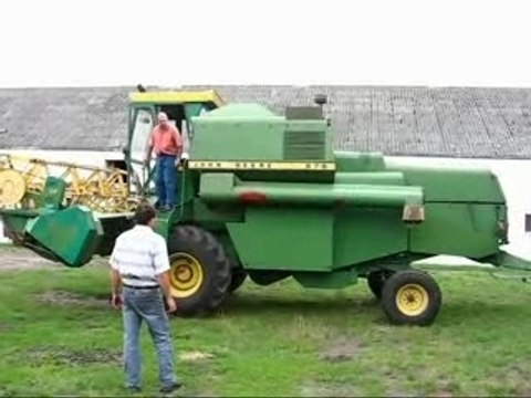 John Deere 975