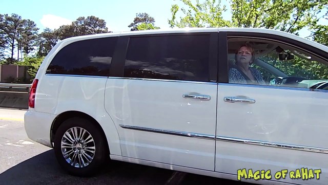 Voiture sans conducteur ? Prank Tesla en mode automatique