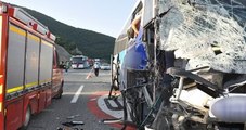 Bursa-Ankara Kara Yolunda Otobüs TIR'a Çarptı, 20 Yolcudan 7'si Yaralı