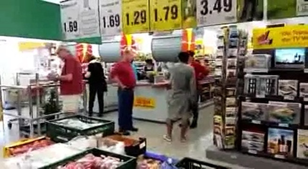 Hier mal ein Video einer Bürgerwehr in Arnsdorf (bei Dresden)