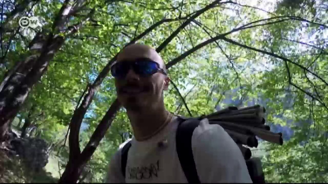 Romanian slackliner Flaviu Cernescu | Euromaxx