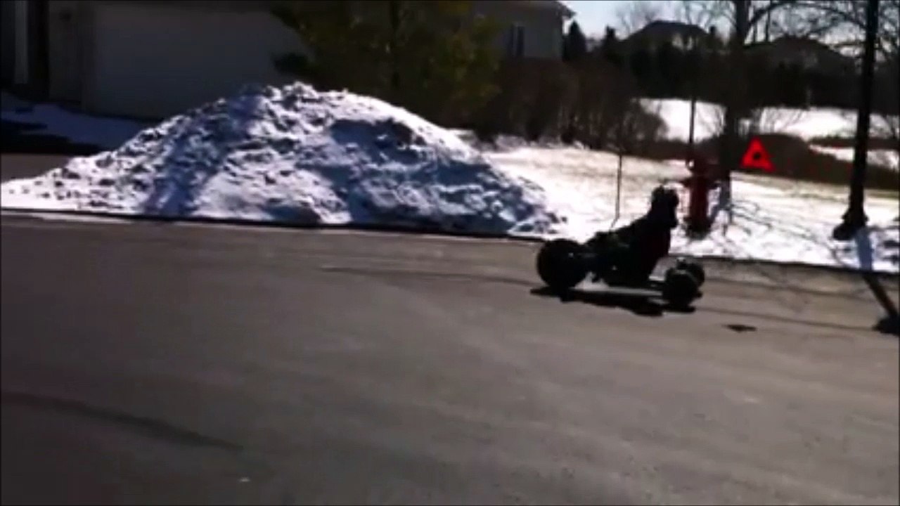 Quand ton tricycle s'éclate en morceau... Pauvre gamin