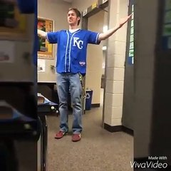 Toutes les entrées en classe d'un prof d'espagnol. Hilarant BUENOS DIAS!