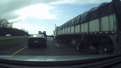 Road rage qui fini mal pour tout le monde : gros crash