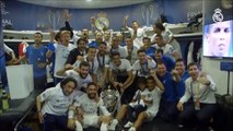 Игроки Реал Мадрида празднуют победу в раздевалке