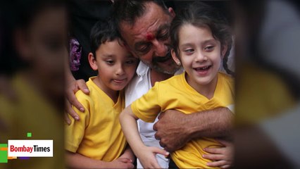 Sanjay Dutt Shared An Adorable Family Photo With His Wife & Kids