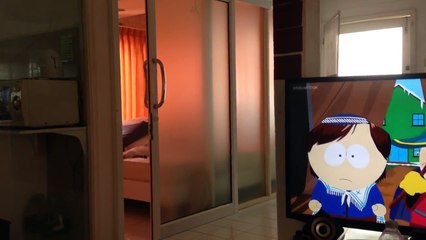 Elle est entrée dans la chambre, mais ce qu’elle a vu sur le lit... La chose la plus amusante au monde !