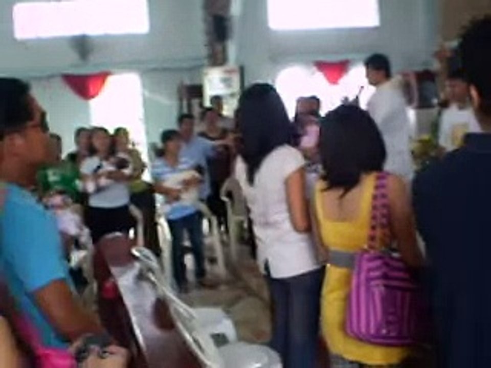 Inside the Magliman church Dec 25, 2008