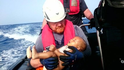 Une ONG publie une photo d'un nourrisson noyé pour sensibiliser au drame des migrants - Le 01/06/2016 à 14h47