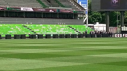 Le stade Saint Symphorien se prépare pour l'arrivée des Bleus