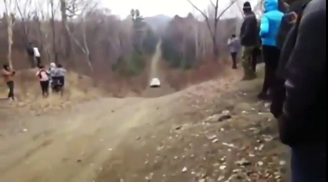 Um salto que começou tão bonito... mas rali tem dessas coisas!