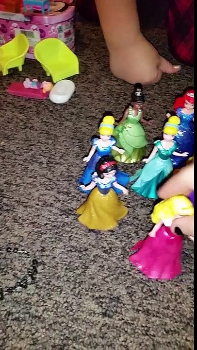 Magic clip dolls