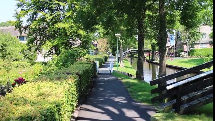 En visite pour la première fois, dans le village où habite sa fille, la maman est sous le choc