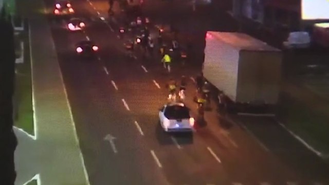 Un conducteur alcoolisé fonce sur un groupe de cyclistes