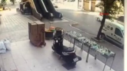 Antalya-Kamyonun Açılan Damperi Üst Geçidin Köprüsünü Koparttı