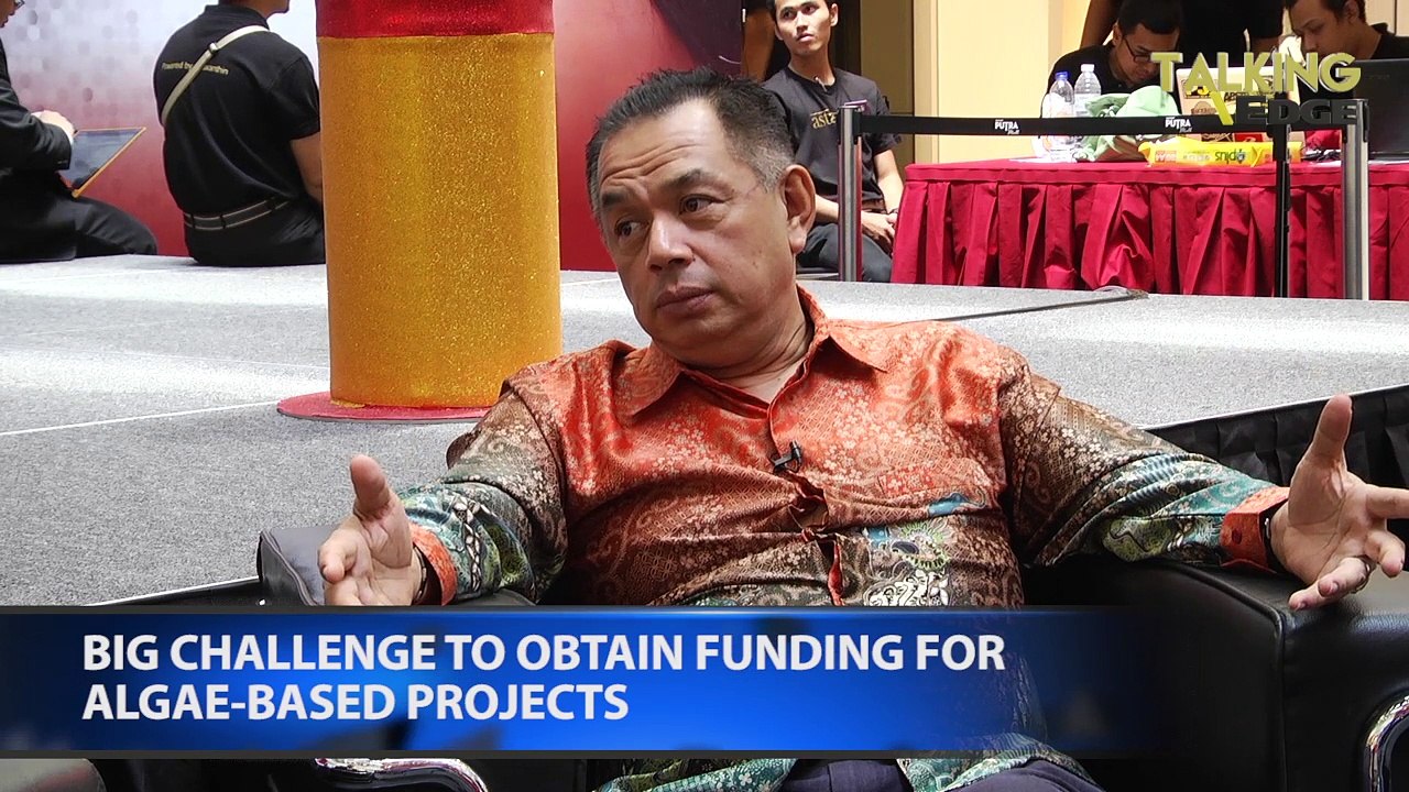 TALKING EDGE: Algaetech: Betting millions on… pond bacteria