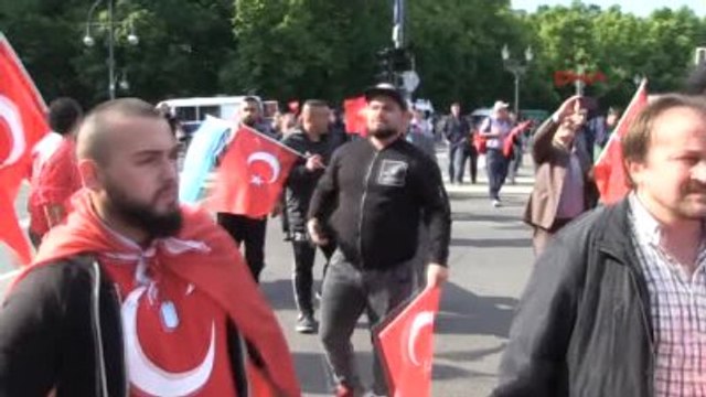 Berlin'de Sözde ?ermeni Soykırımı? Karar Tasarısı Protestosuna Yoğun Katılım - Ek1