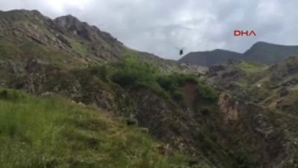 Bingöl - Kayalıklardan Düşüp Bacağını Kıran Köylü Helikopterle Alındı