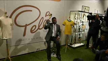 Pelé subastará trofeos y recuerdos en Londres