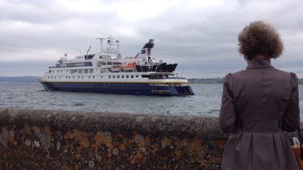 Le National Geographic Orion quitte le port