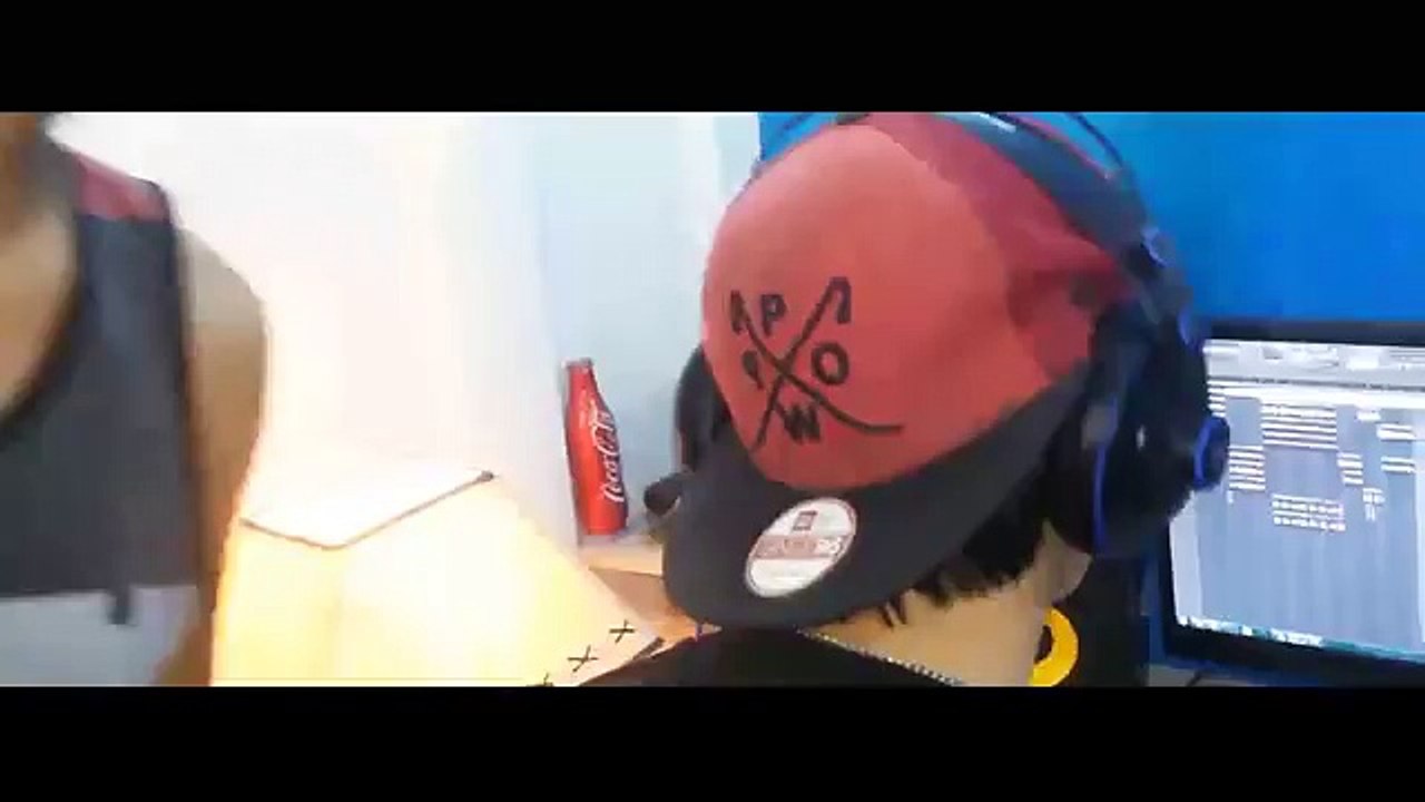 Escucha la parodia de "Andas en mi Cabeza" llamada "siempre ando bachaqueando"
