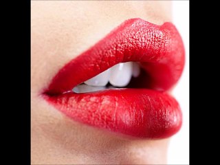 LA NIÑA DE LABIOS ROJOS - POEMA DE VERANO BRISAS