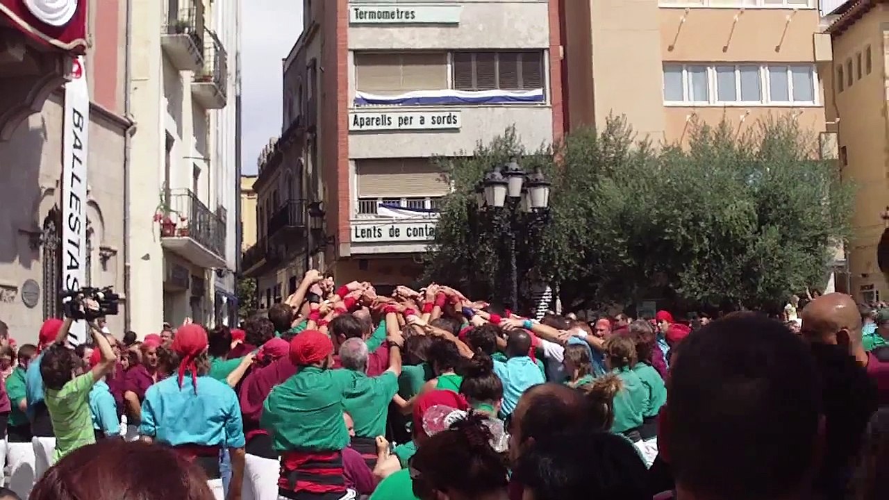 GRANO,28,08,11.CASTELLS HA LA PORXADA DE LA FESTA MAJOR 2011. (2).avi