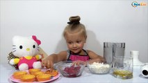 ✔ Hello Kitty. Un postre de fresas por la pequeña “chef” Yaroslava / Vídeo de las niñas ✔